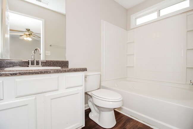 Building Photo - 413 Rosemont Ct