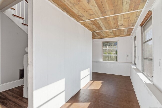 Building Photo - 44 E Cedar St