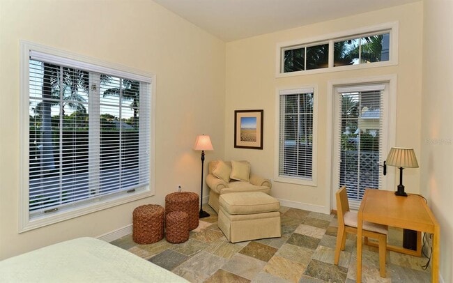 Building Photo - 1080 Seagrove Ln