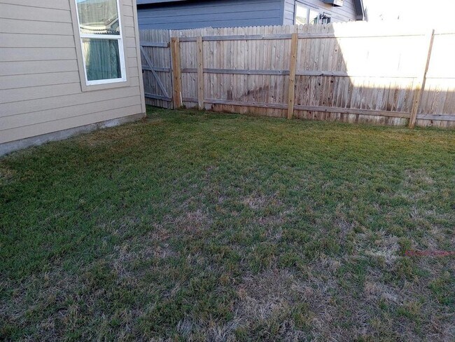 Building Photo - 5910 Antonio Pl