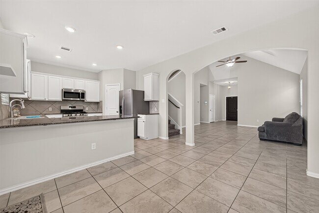 Building Photo - 20223 Highfield Park Dr
