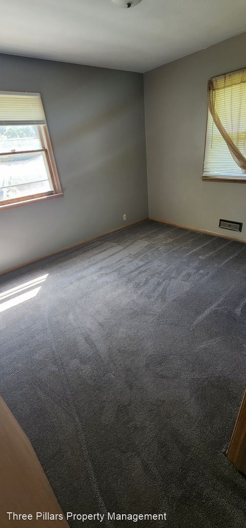 Building Photo - 2 br, 1 bath House - 950 3rd Ave