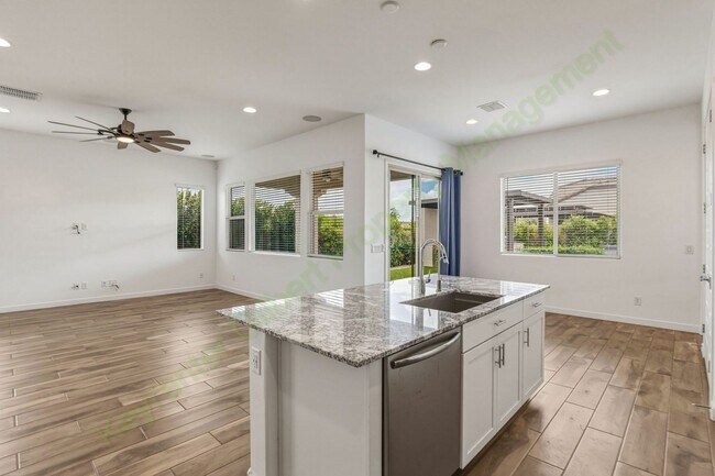 Building Photo - Stunning Gilbert Home Located in the Beautiful Belrose Gated Community!
