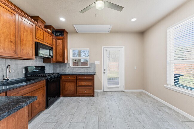Building Photo - 7303 Enchanted Rock Ln