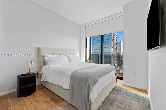 Building Photo - 398 NE 5th St