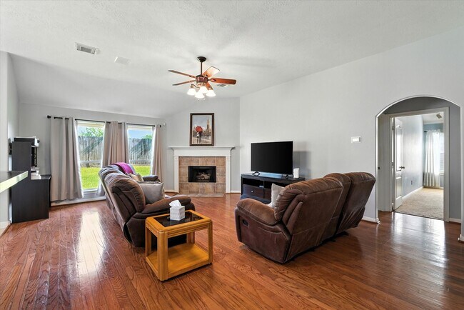 Building Photo - 16626 Bluefin St