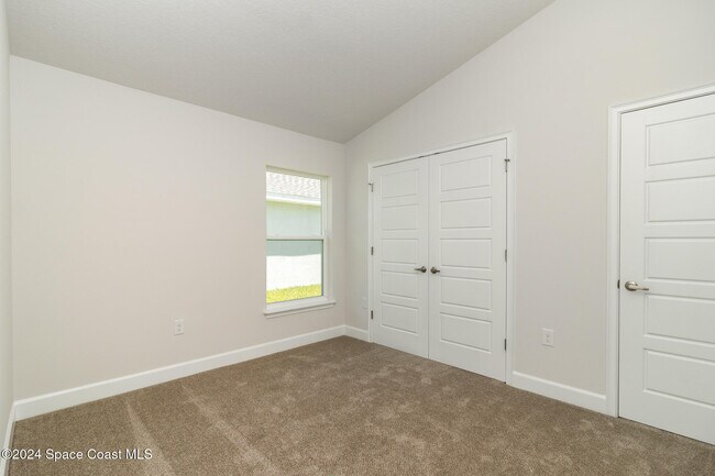 Building Photo - 1844 Middlebury Drive