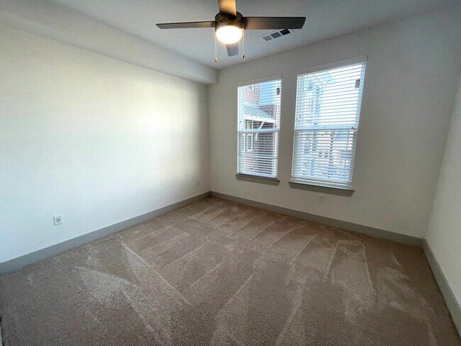 Building Photo - 4320 S Legacy Dr