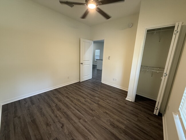 Building Photo - 37 Bayou Rd