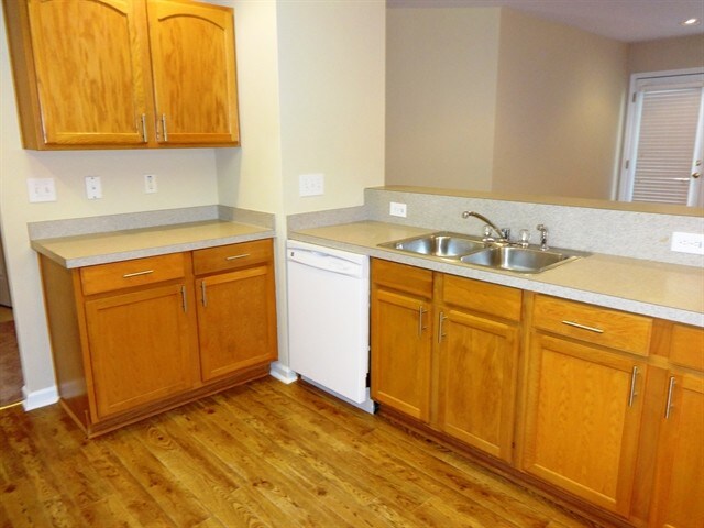 Building Photo - 5145 Torrey Ln