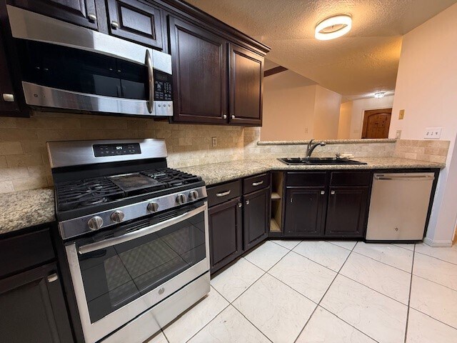 Building Photo - 2902 Silent Dr