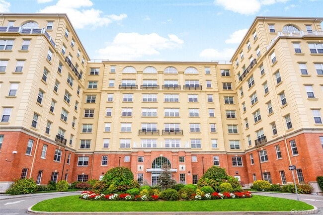 Building Photo - Byron