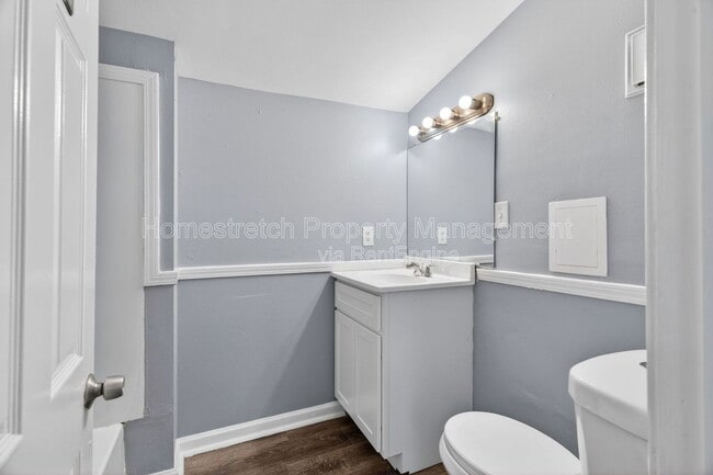 Building Photo - 5459 Hamilton Ave