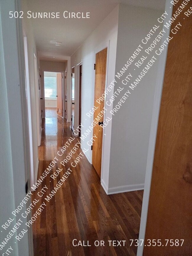 Building Photo - 502 Sunrise Cir