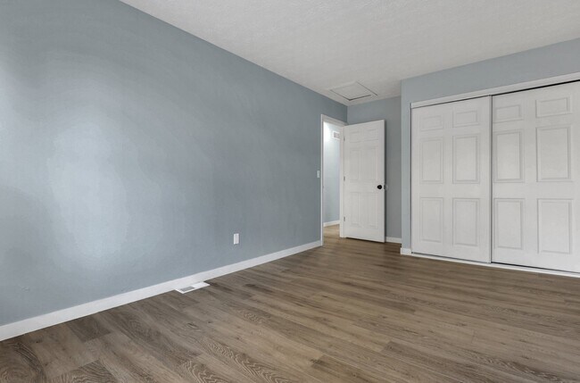 Guest Room - 4826 Lady Jane Ave