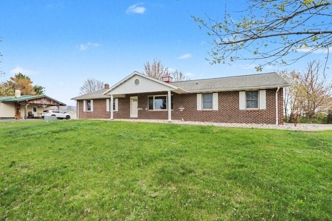 Building Photo - 303 Shed Rd