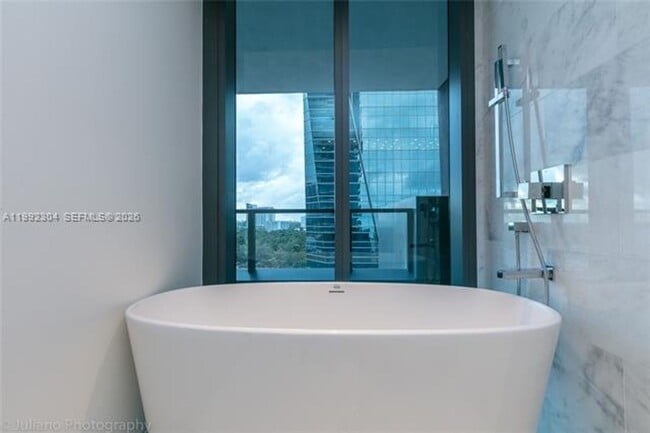 Building Photo - 1451 Brickell Ave