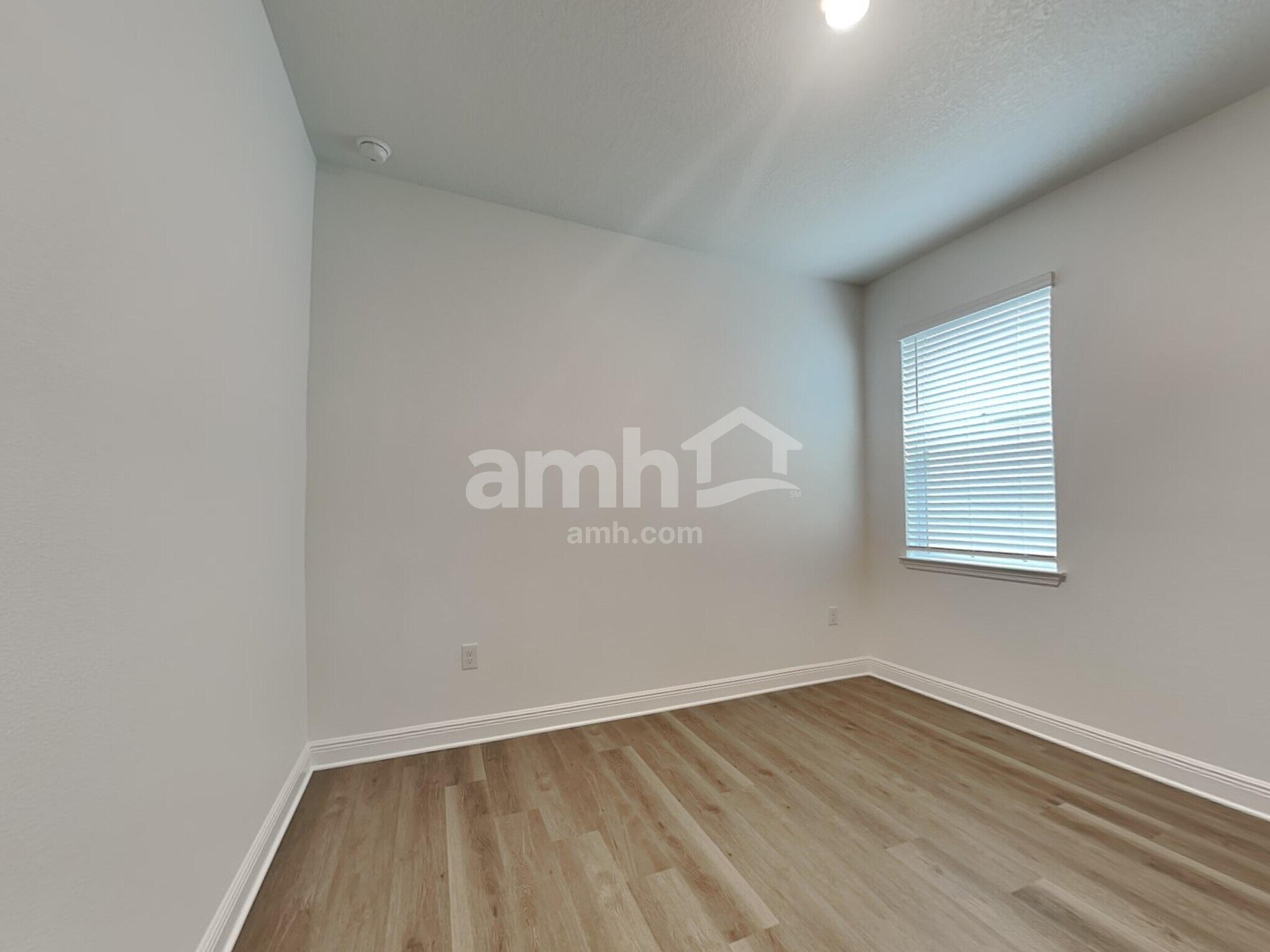 Building Photo - 575 Worcester Ct