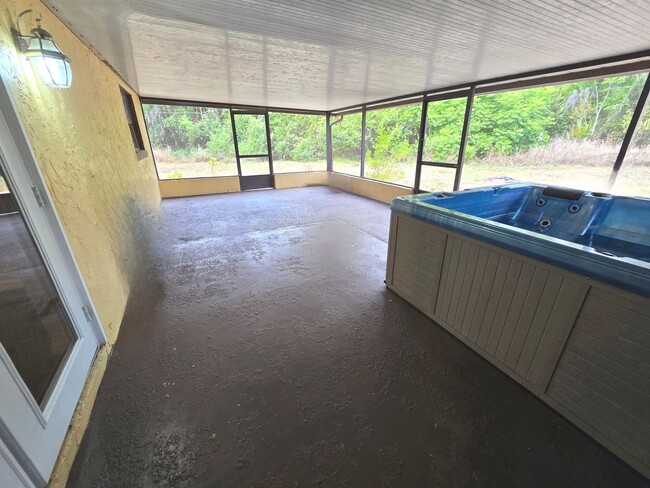 Building Photo - Deland  - 2 Bedroom, 2 Bathroom -  $1,695.00