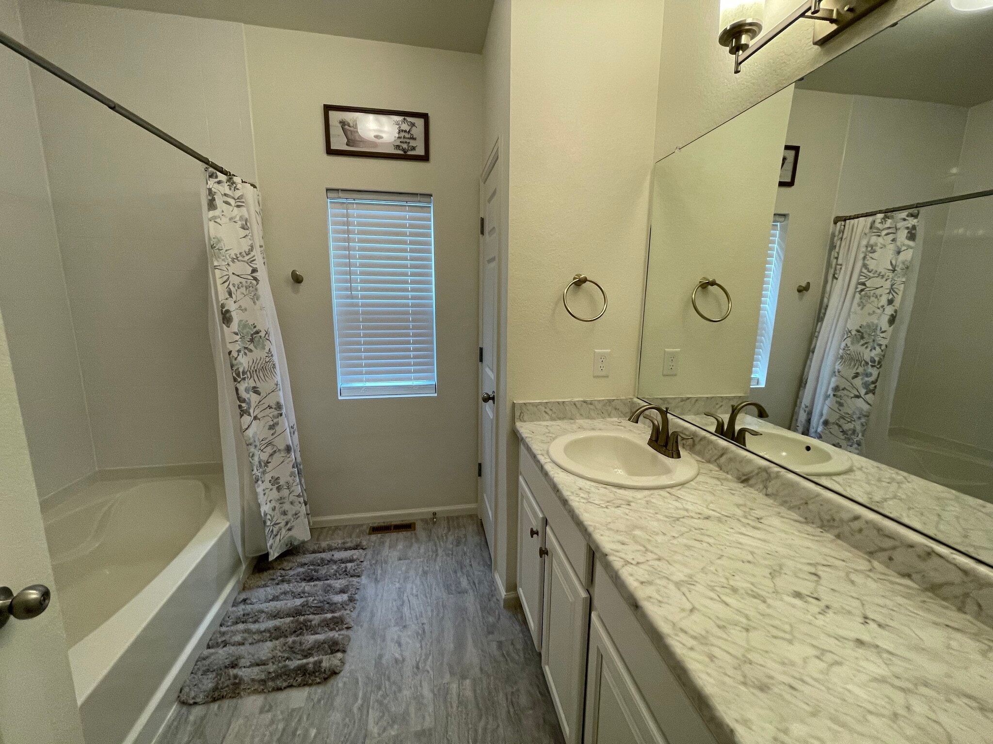 Building Photo - 8659 Tranquil Knoll Ln