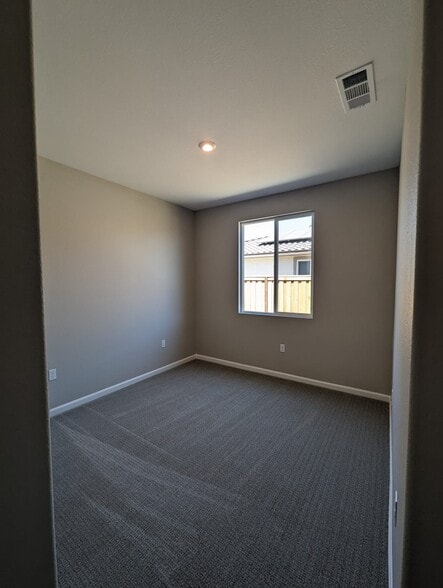 Guest bedroom 2 - 578 Pleasant Dr
