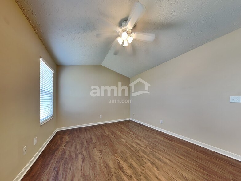 Building Photo - 315 Keswick Dr