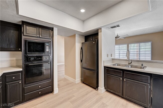 Building Photo - 618 Cervantes Dr