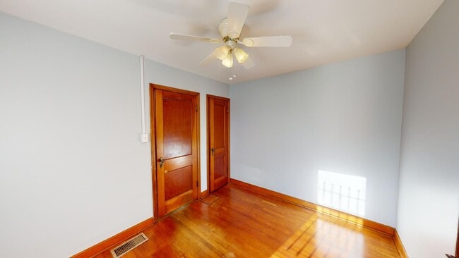 Building Photo - 1040 E Gates St