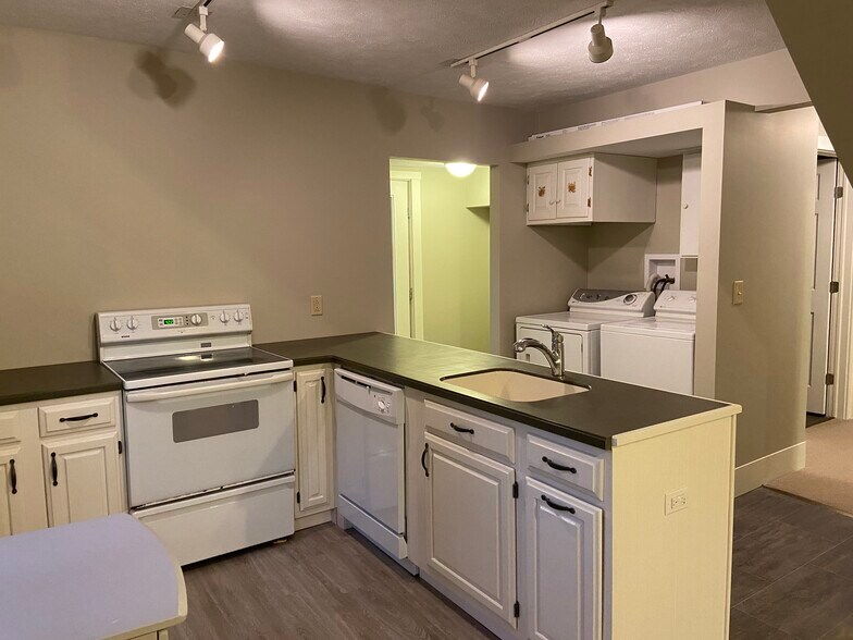 Building Photo - 50 Utica St