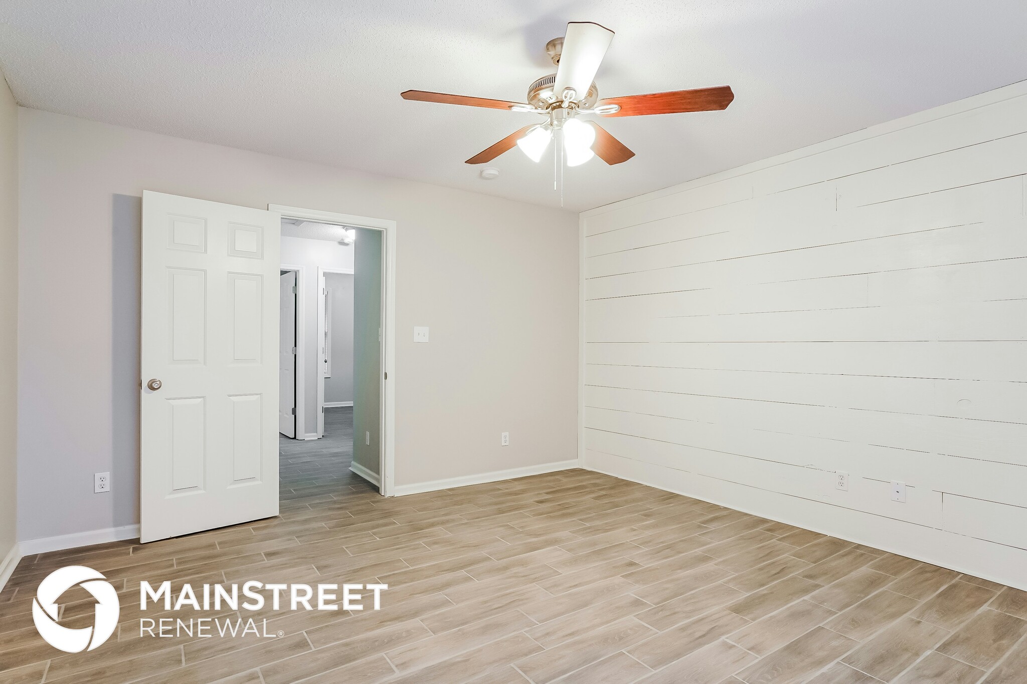 Building Photo - 241 Sommerset Dr