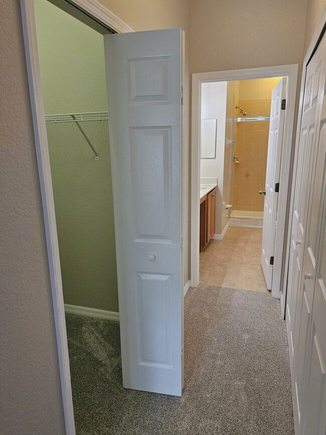 Building Photo - Annual Rental - Lovely 3 Bedroom 2 Bathroo...