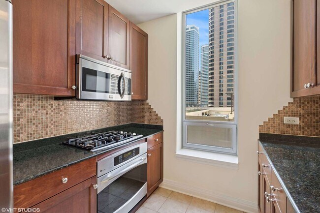 Building Photo - 600 N Lake Shore Dr