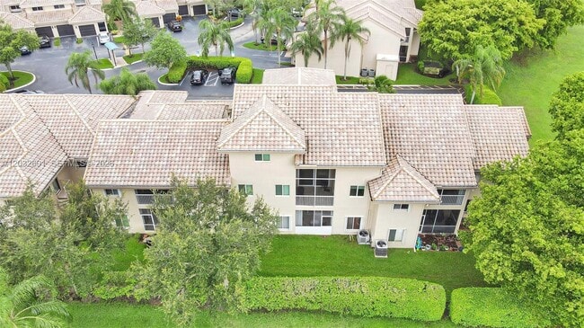 Building Photo - 16339 Malibu Dr
