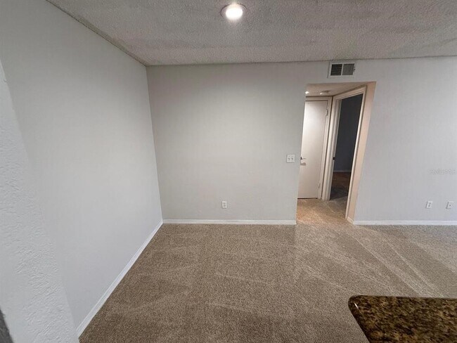 Building Photo - 5164 Conroy Rd