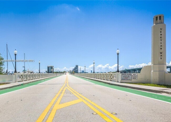 Building Photo - 555 NE 15th St