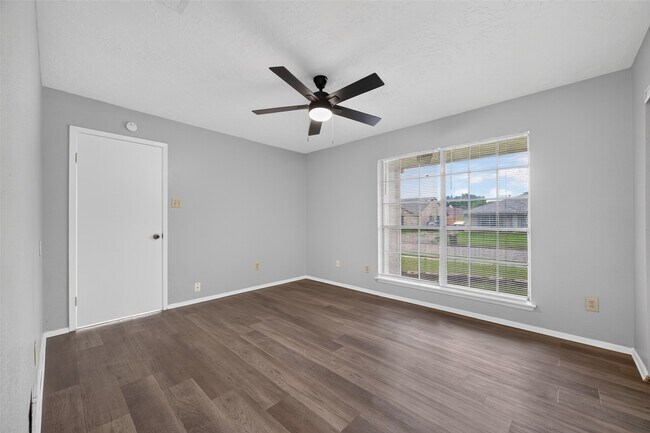 Building Photo - 2403 Autumn Springs Ln