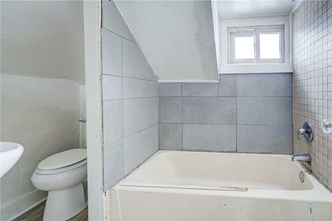 Building Photo - 127 Rosewood Terrace