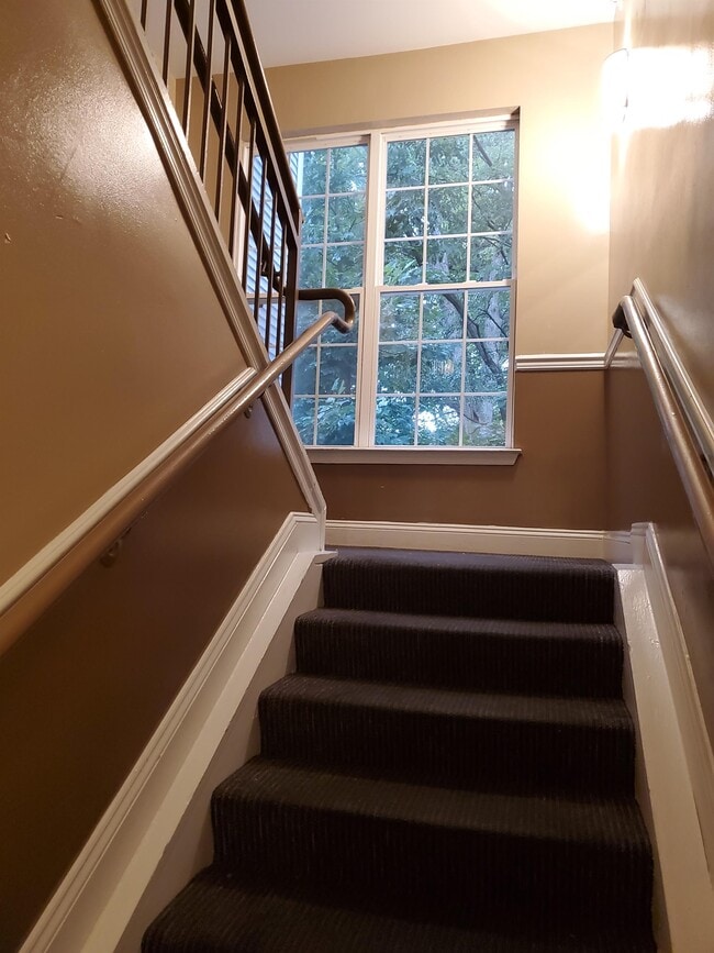 Building Photo - 9810 Leatherfern Terrace