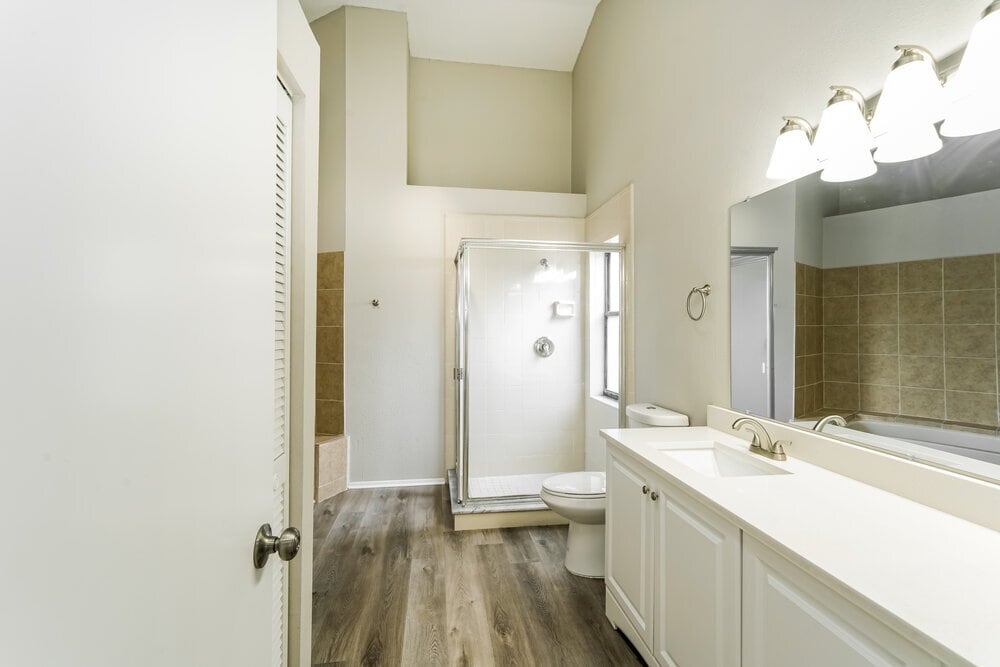 Building Photo - 8046 Hathaway Dr