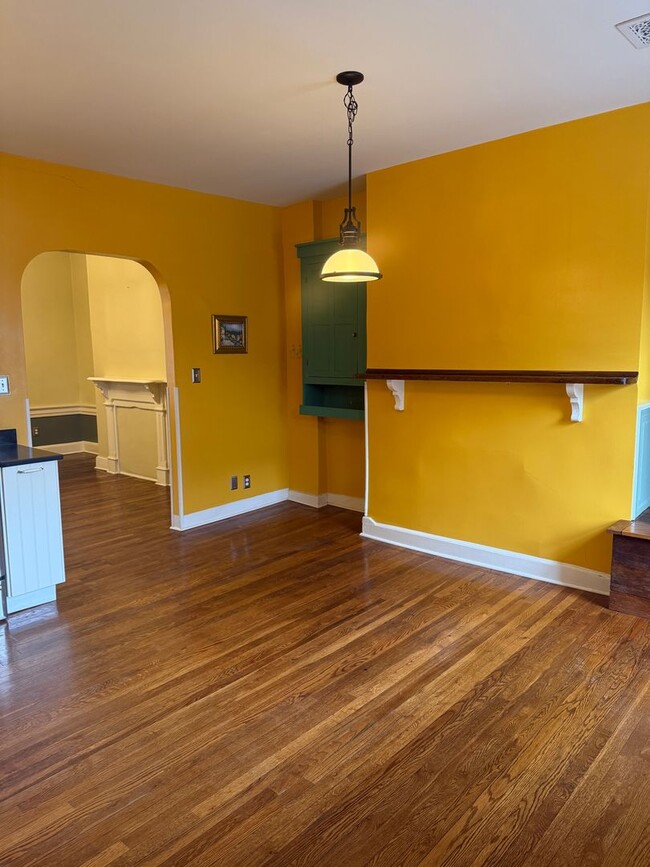 Building Photo - Charming Unit in the Heart of Downtown Frederick