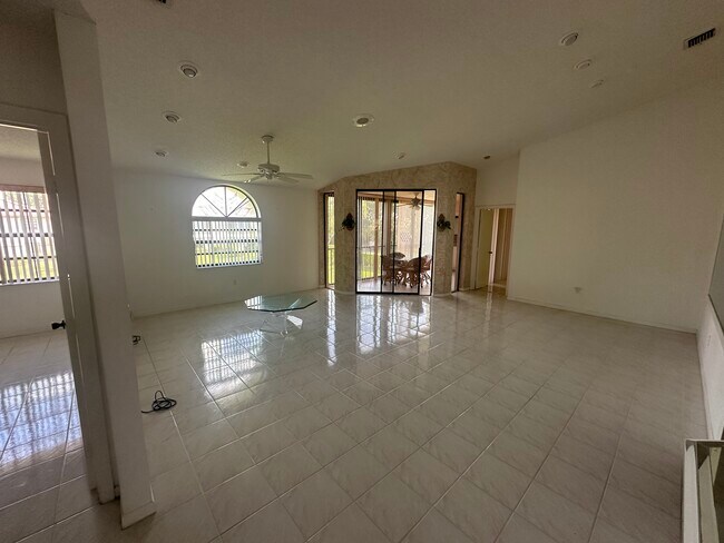 Building Photo - 5179 Europa Dr