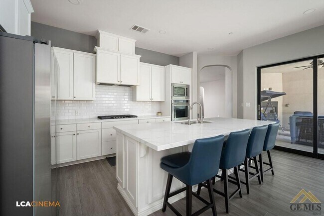 Building Photo - Luxury Living in Windermere Seven Oaks: Modern 5 Bed, 3 Bath Home with Pool, Solar, and Gated Nei...