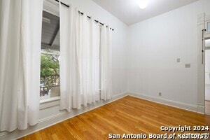 Building Photo - 142 W San Antonio St