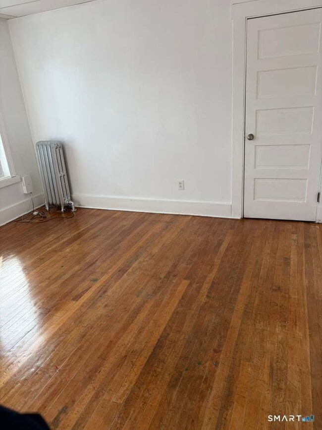 Building Photo - 1821 E Main St