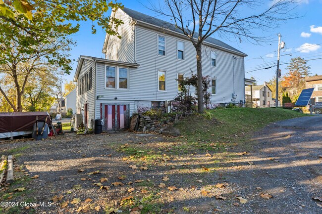 Building Photo - 776 Pawling Ave