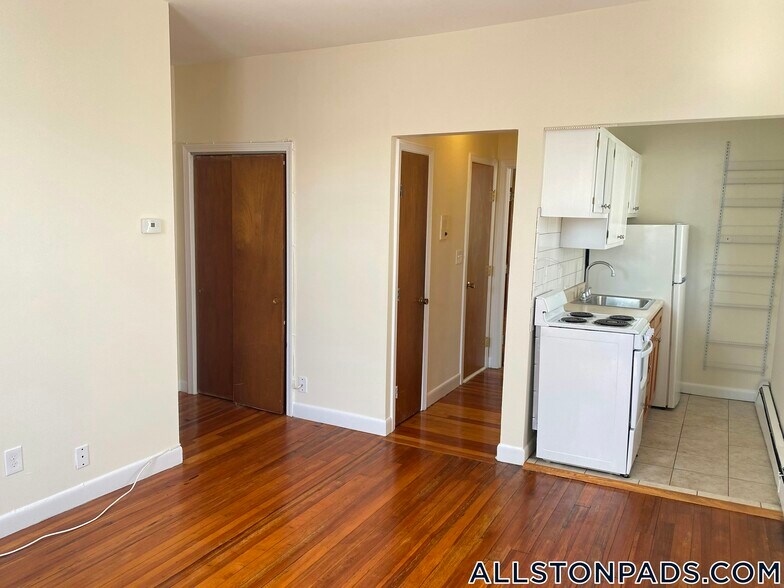 Building Photo - 64 Brighton Ave