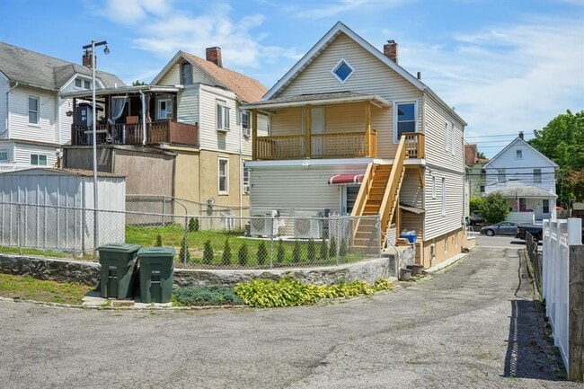 Building Photo - 332 Locust Ave