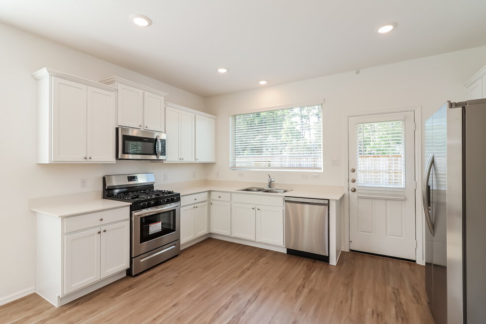 Building Photo - 1934 Ballesteros St