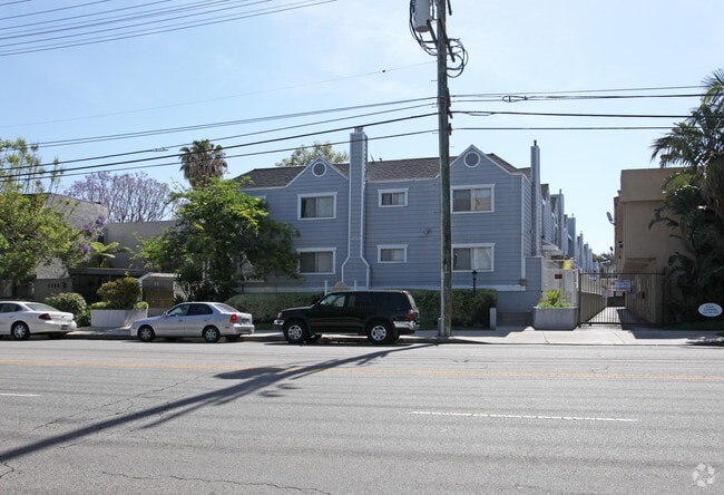 Primary Photo - 4750 Kester Ave