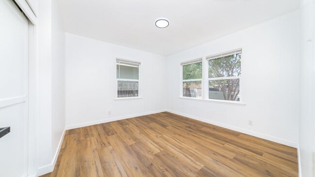 Building Photo - Fully Renovated 2 Bed • 1.5 Bath Duplex